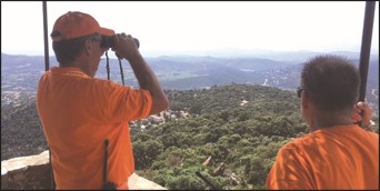 Bénévoles des CCFF 83 au poste de vigie